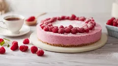 Delikatny, lekki i bez pieczenia: malinowe marzenie, w którym nie sposób się nie zakochać.