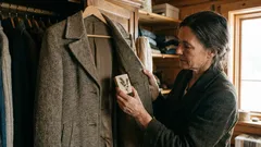 Dlaczego doświadczone gospodynie wkładają mydło do kieszeni płaszcza: ubrania będą służyć dłużej