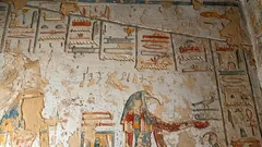 Bezprecedensowe odkrycie w Dolinie Królów: dwa tysiące lat temu podróżnik z Indii pozostawił swoje imię w kilku grobowcach faraonów.